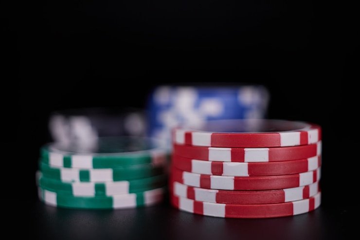 Meja Roulette live-dealer di studio profesional tiktak slot